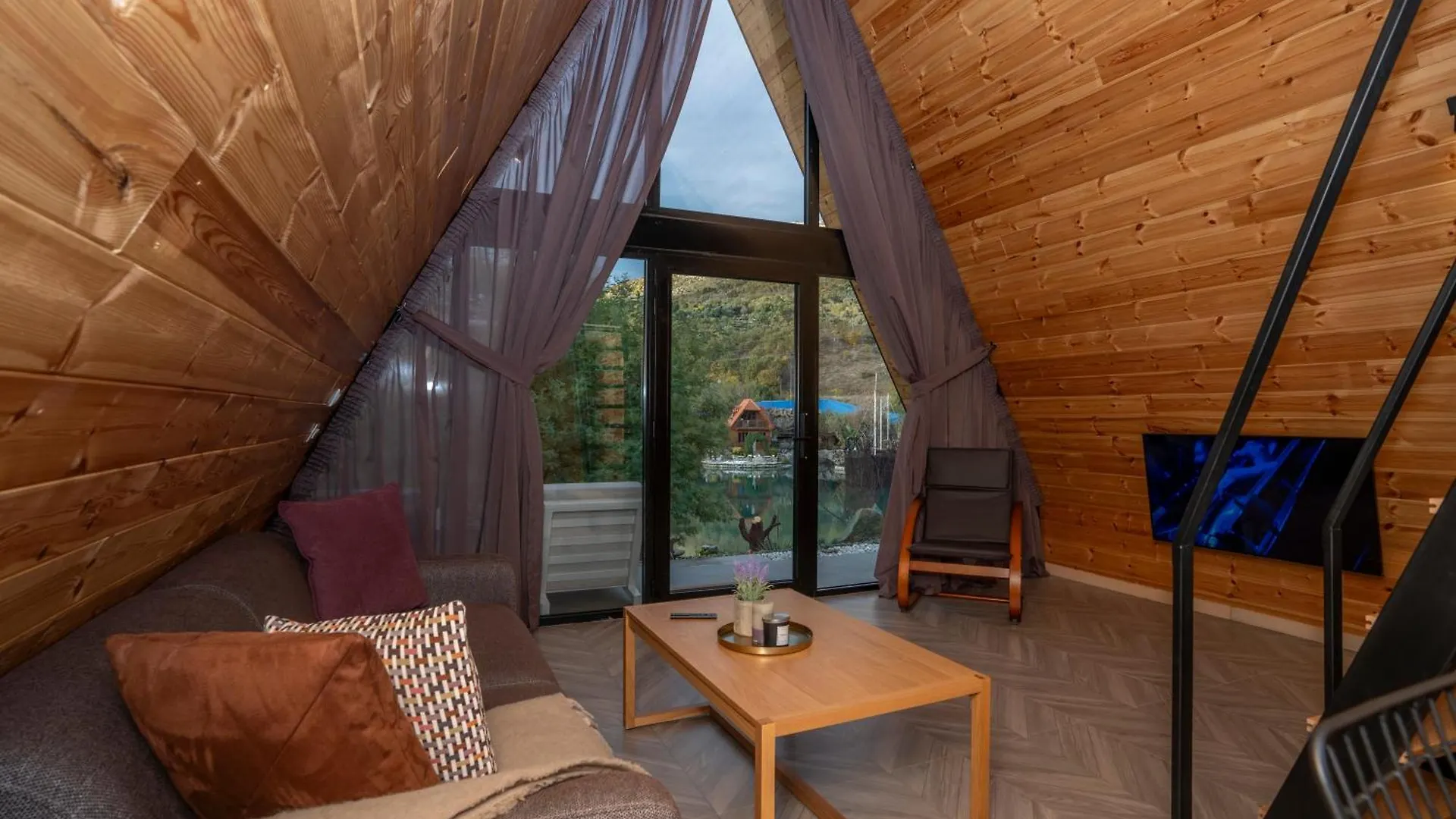 Hotel Kompleksi Turistik Dea Mjede